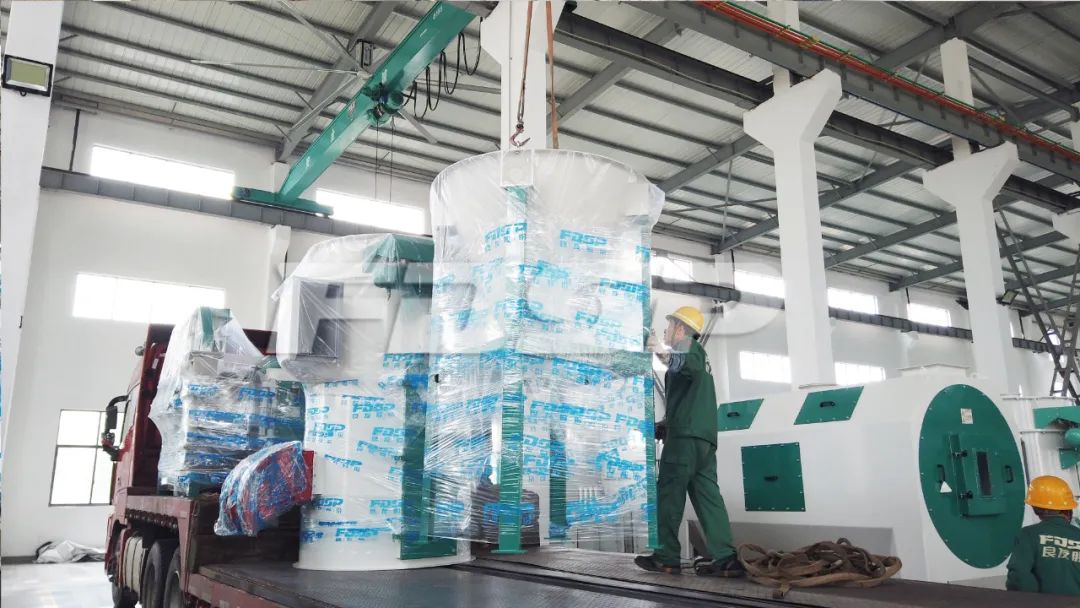連續發車！良友股份承建年產6萬噸高檔豬飼料生產線設備啟程奔赴重慶(圖1)