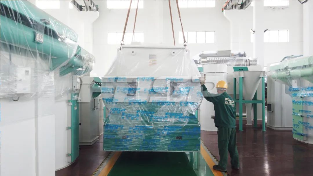 連續發車！良友股份承建年產6萬噸高檔豬飼料生產線設備啟程奔赴重慶(圖2)